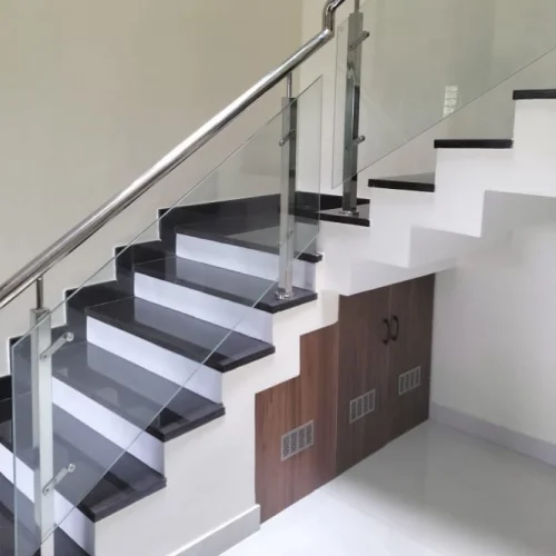 Stainless-Steel-with-Glass-Railing-Product-Gallery-3